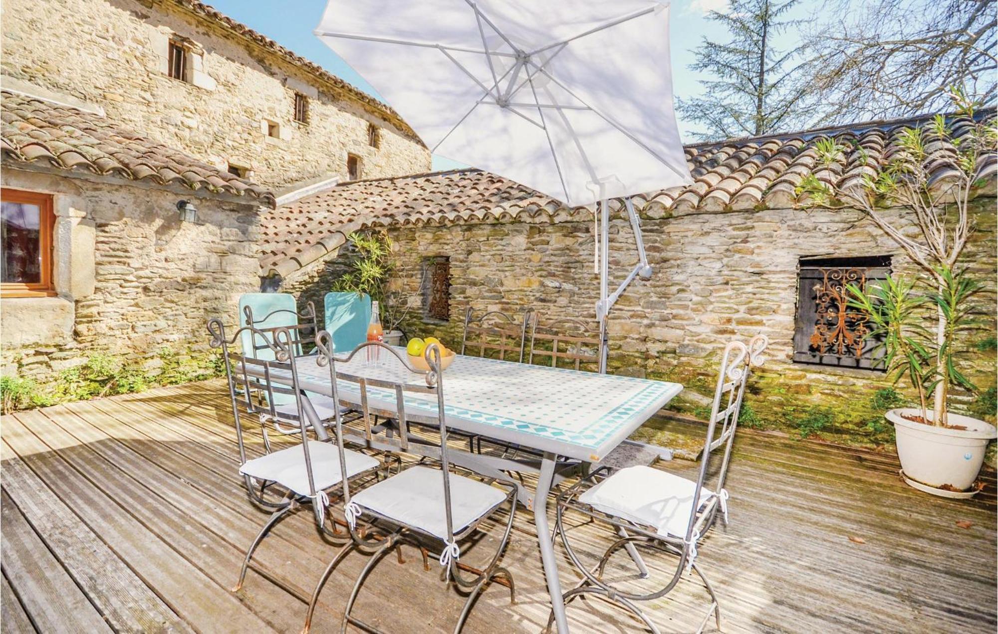 Soustelle 2 Bedroom Nice Apartment In Les Salles-Du-Gardon מראה חיצוני תמונה